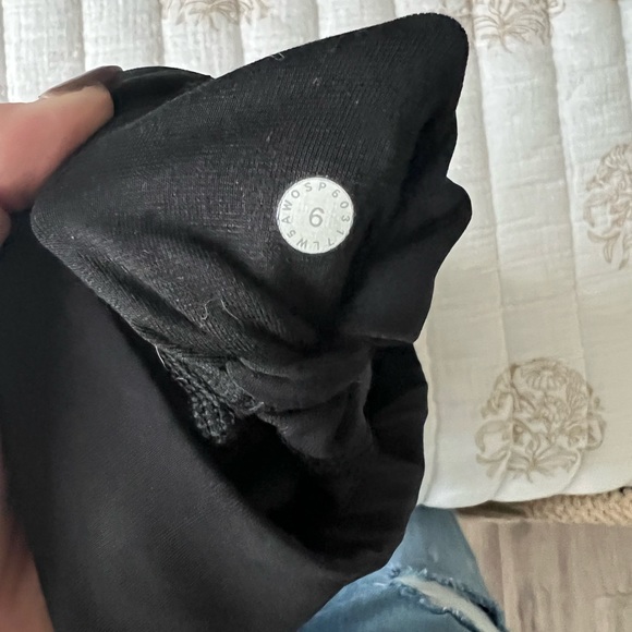 Lululemon Soul Cycle High-Rise Skull Leggings - Picture 6 of 6